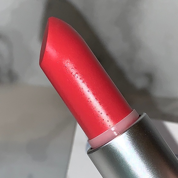 NIB MAKE ME GORGEOUS Amplified Lipstick MAC - Picture 4 of 15